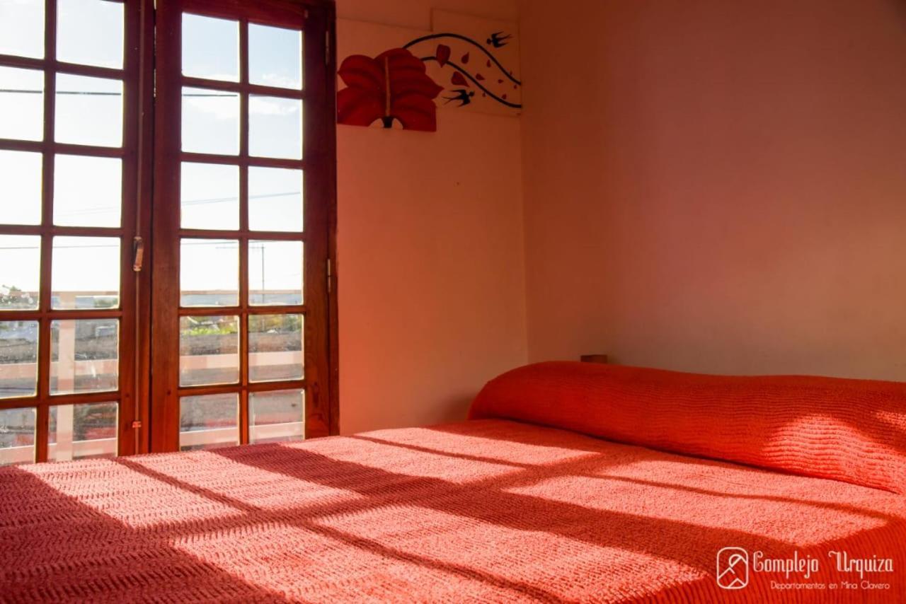 Complejo Urquiza Departamentos Apartment Мина Клаверо Екстериор снимка