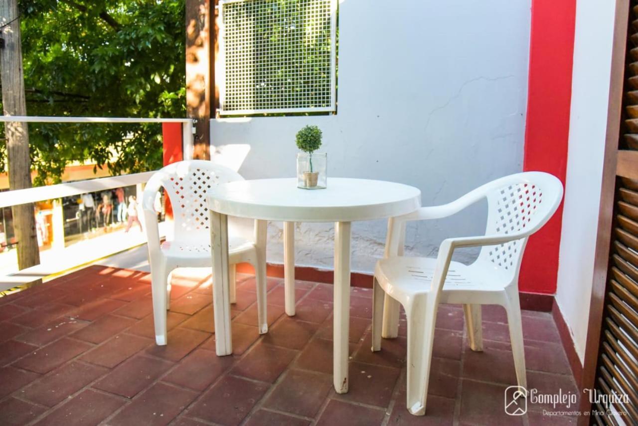 Complejo Urquiza Departamentos Apartment Мина Клаверо Екстериор снимка