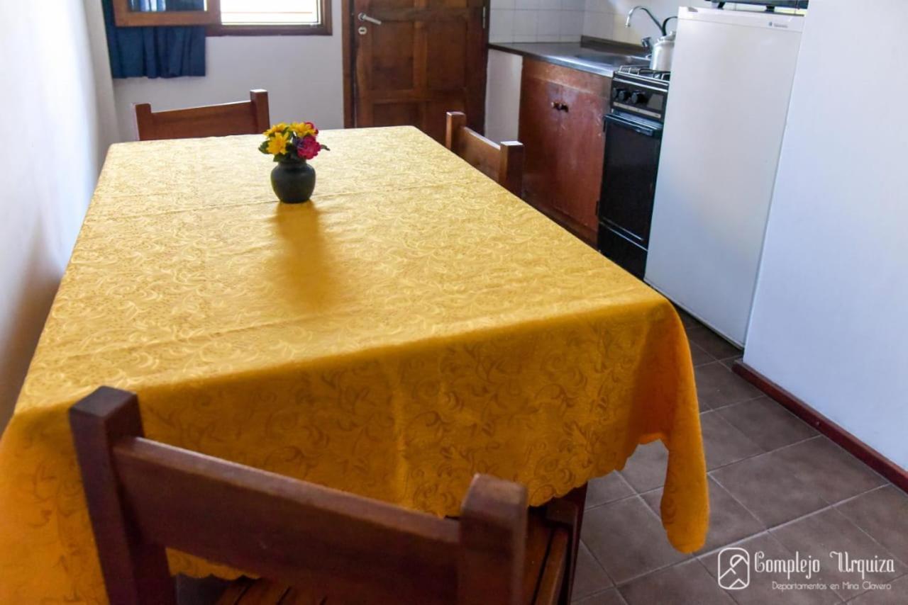 Complejo Urquiza Departamentos Apartment Мина Клаверо Екстериор снимка