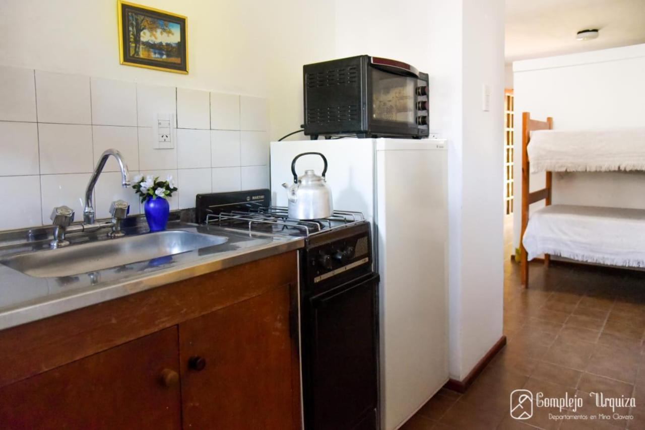Complejo Urquiza Departamentos Apartment Мина Клаверо Екстериор снимка