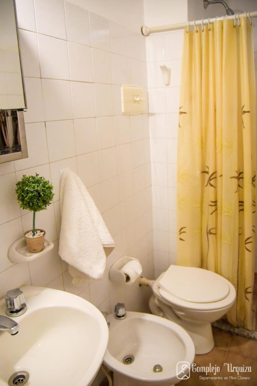 Complejo Urquiza Departamentos Apartment Мина Клаверо Екстериор снимка