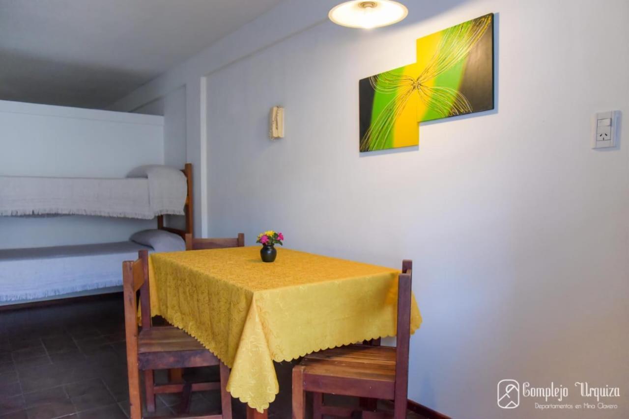 Complejo Urquiza Departamentos Apartment Мина Клаверо Екстериор снимка
