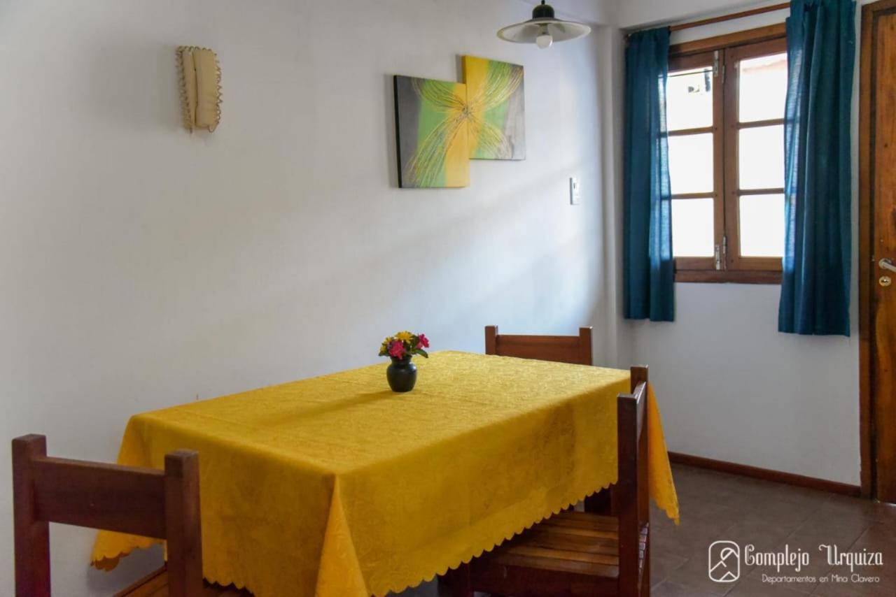 Complejo Urquiza Departamentos Apartment Мина Клаверо Екстериор снимка